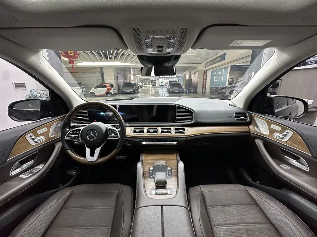 Mercedes-Benz GLS — миниатюра 9