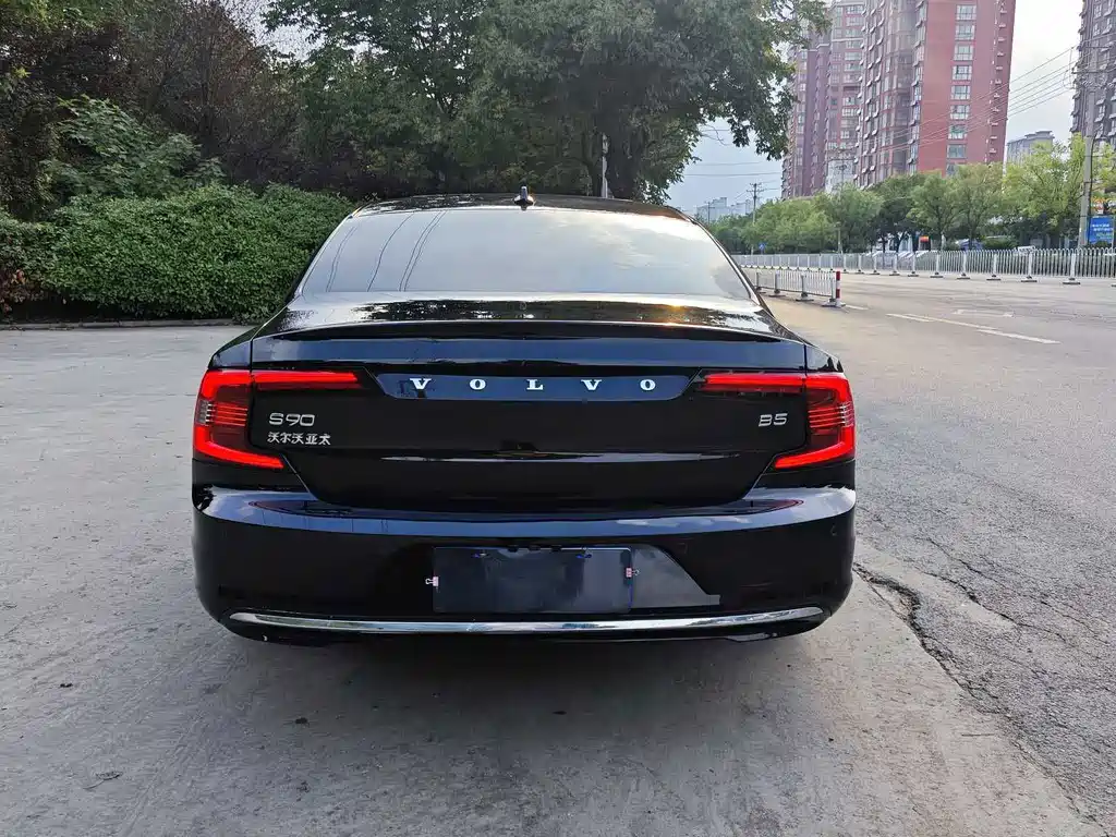 Volvo S90 — миниатюра 8