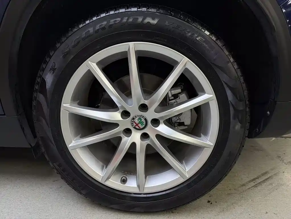 Alfa Romeo Stelvio — миниатюра 15