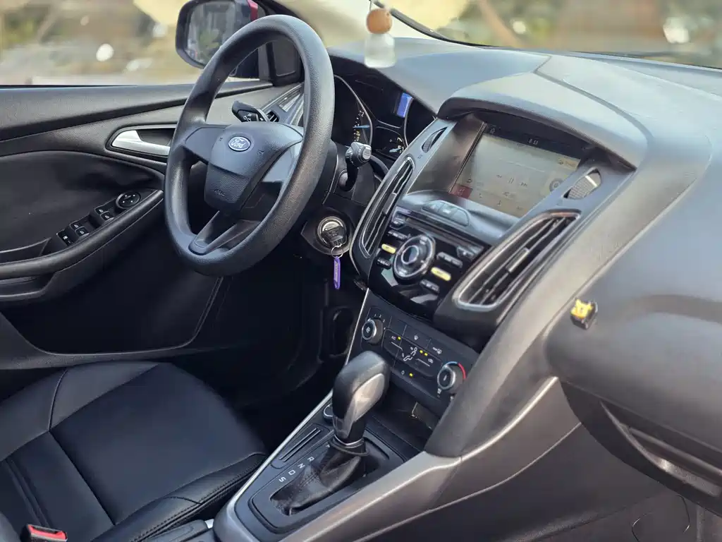 Ford Focus — миниатюра 10
