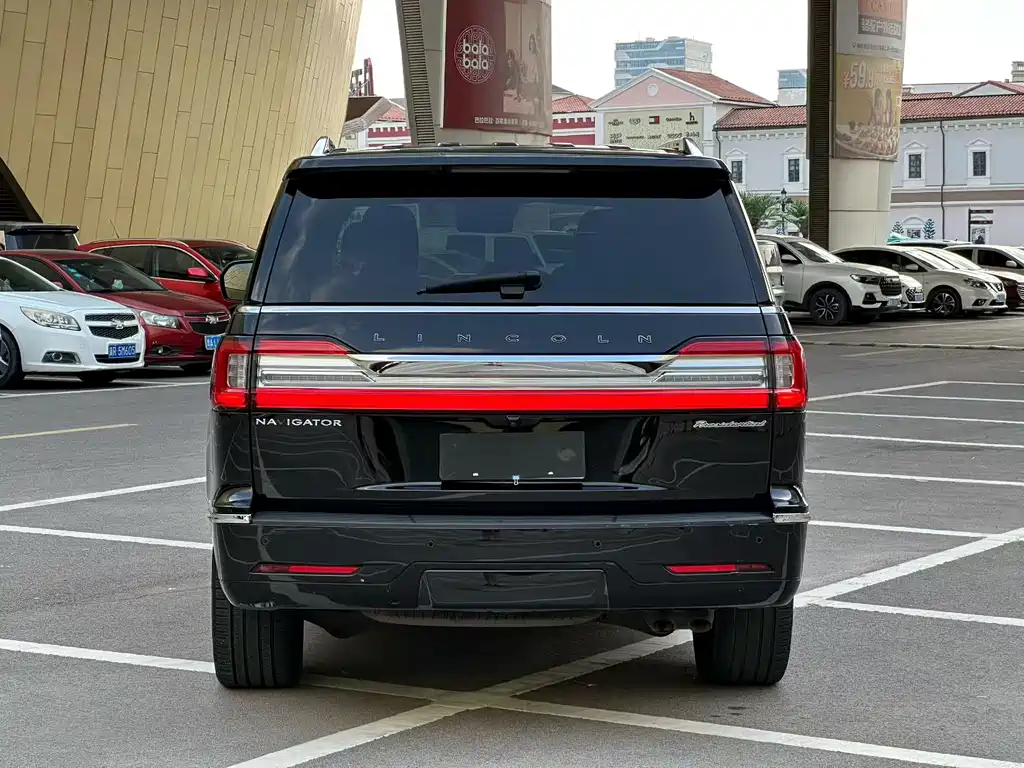 Lincoln Navigator — миниатюра 8