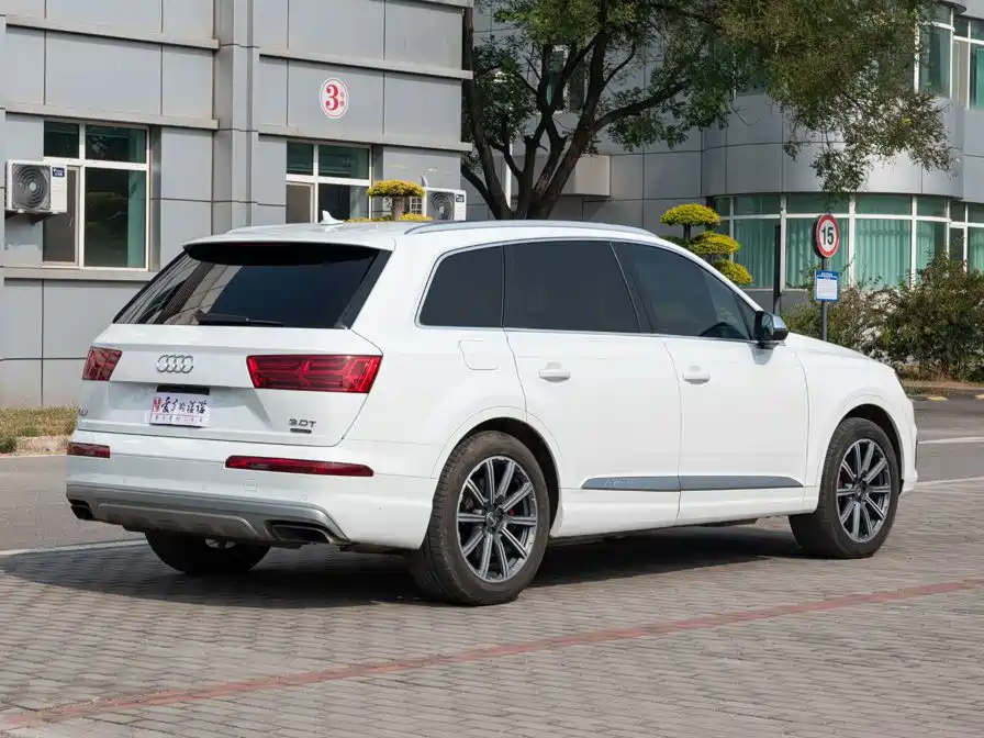Audi Q7 — миниатюра 3