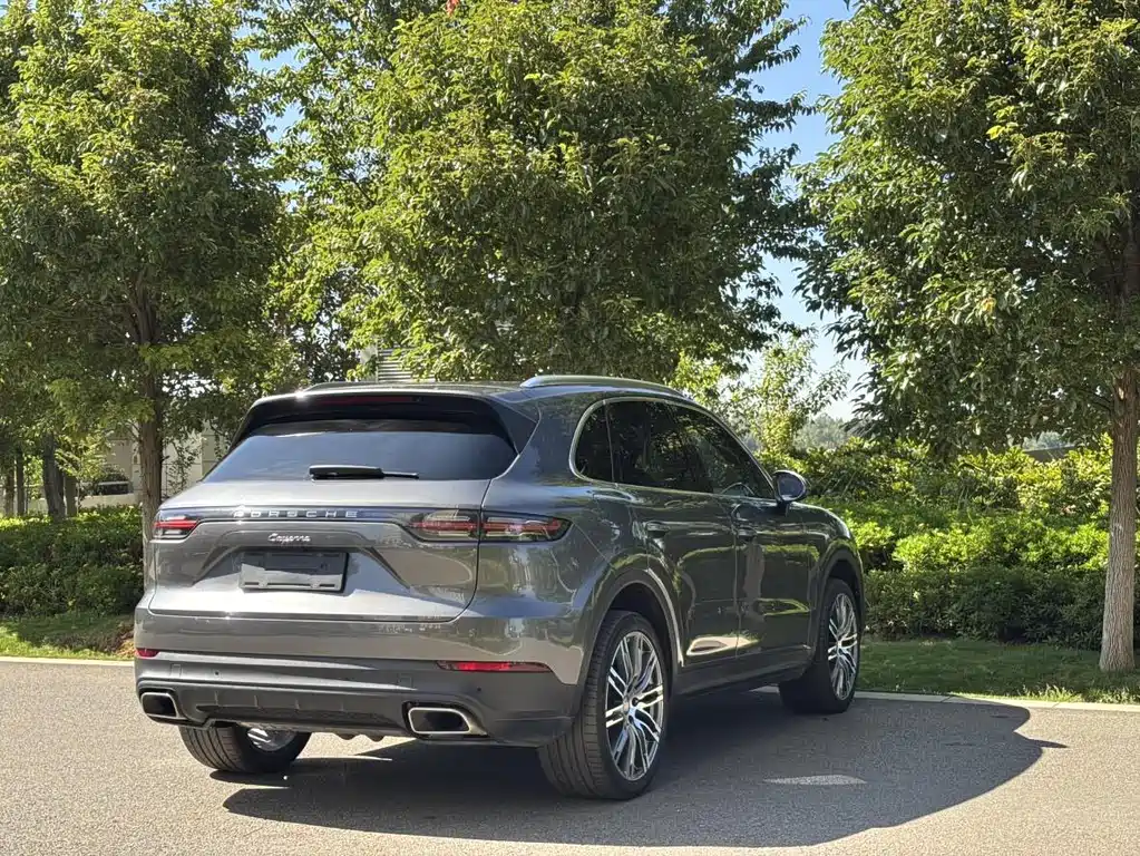 Porsche Cayenne — миниатюра 5