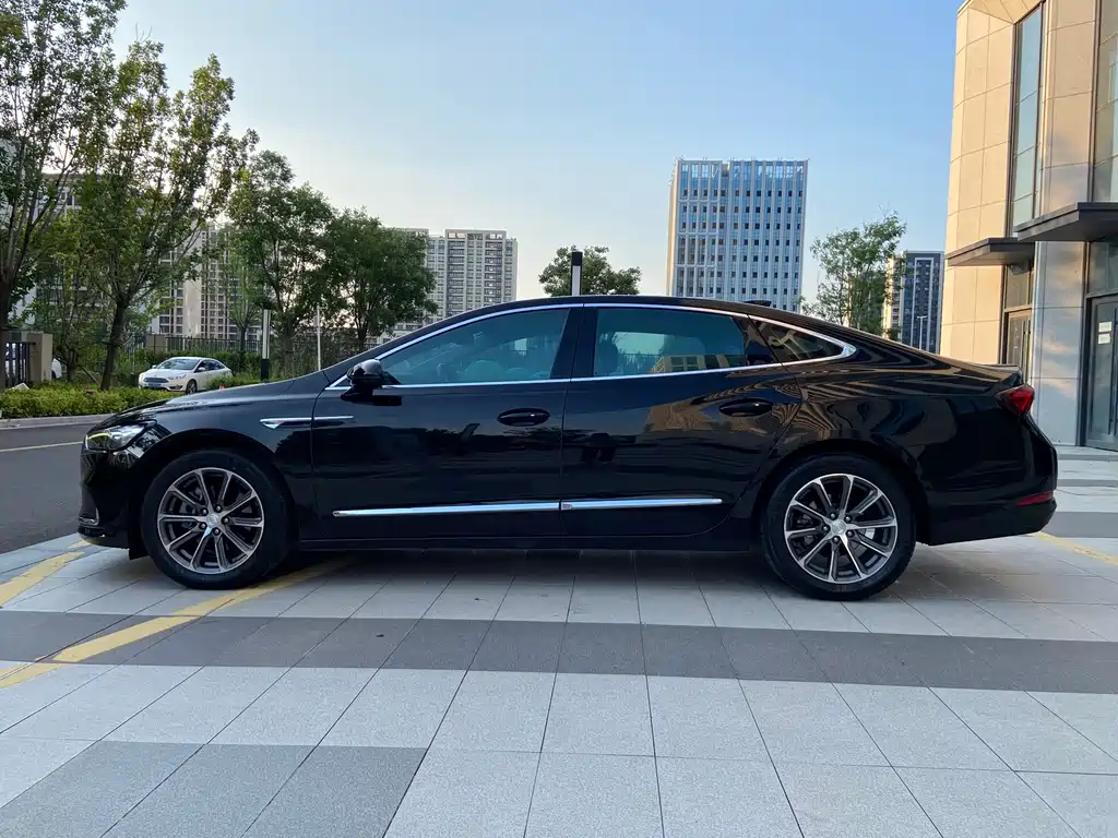 Buick LaCrosse — миниатюра 2