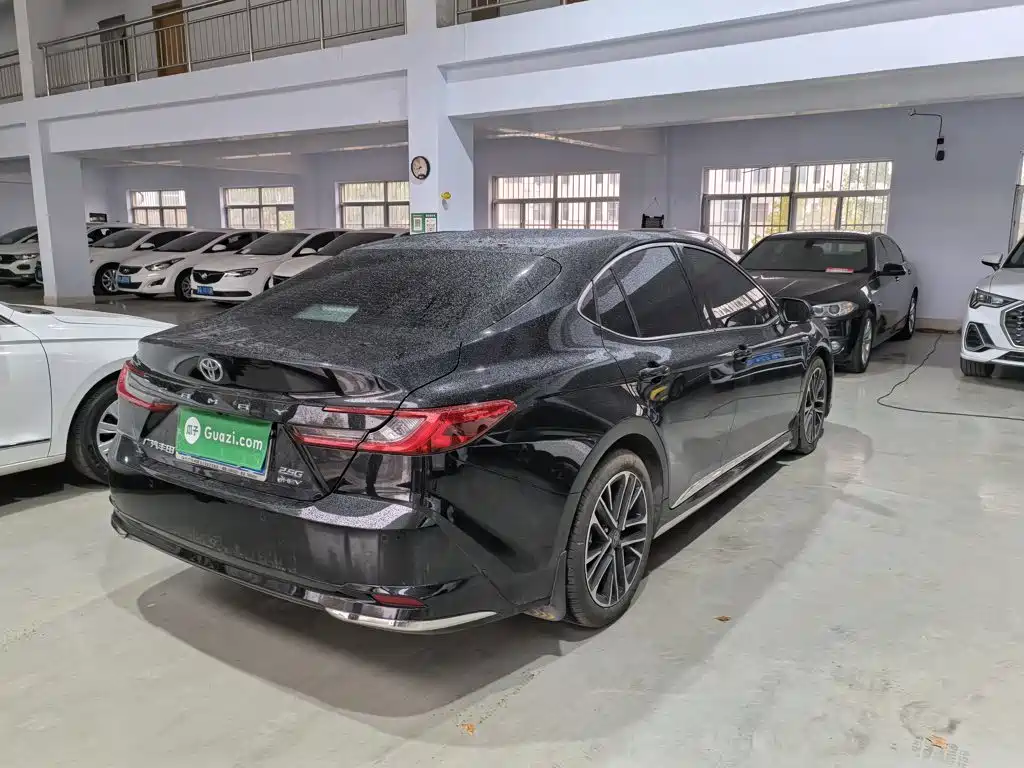 Toyota Camry — миниатюра 7