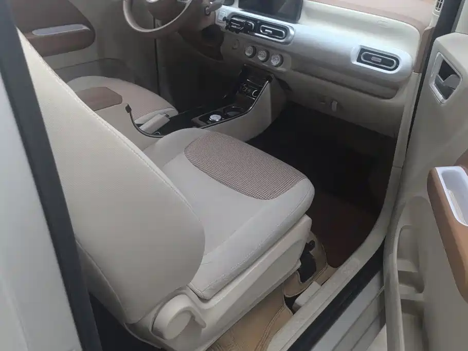 Wuling MINIEV — миниатюра 8