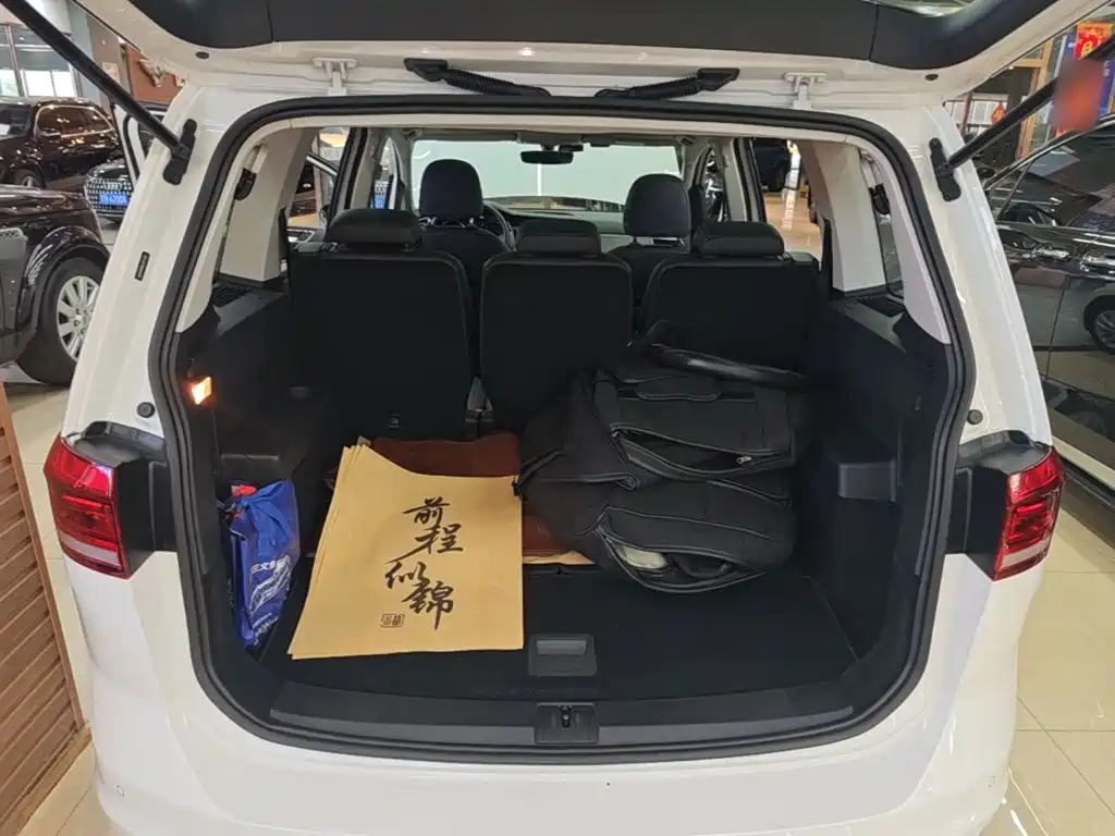 Volkswagen Touran — миниатюра 19