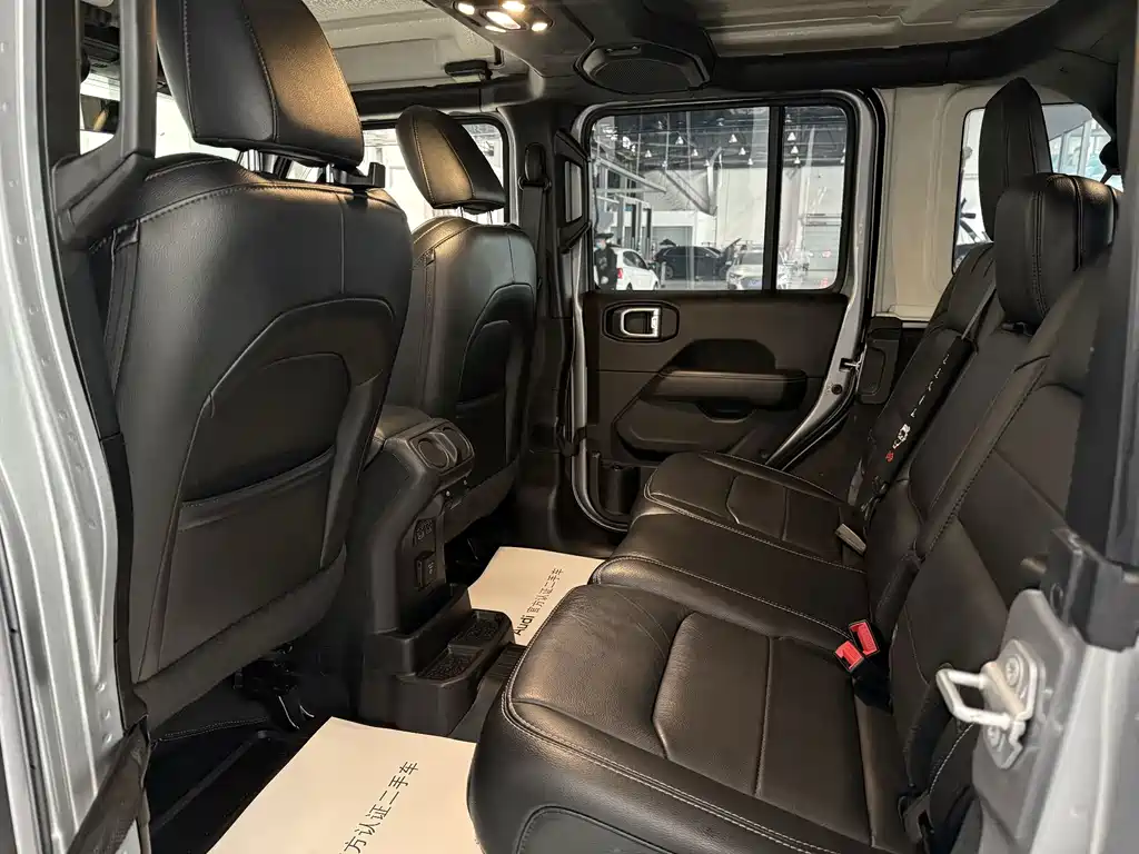 Jeep Wrangler — миниатюра 8