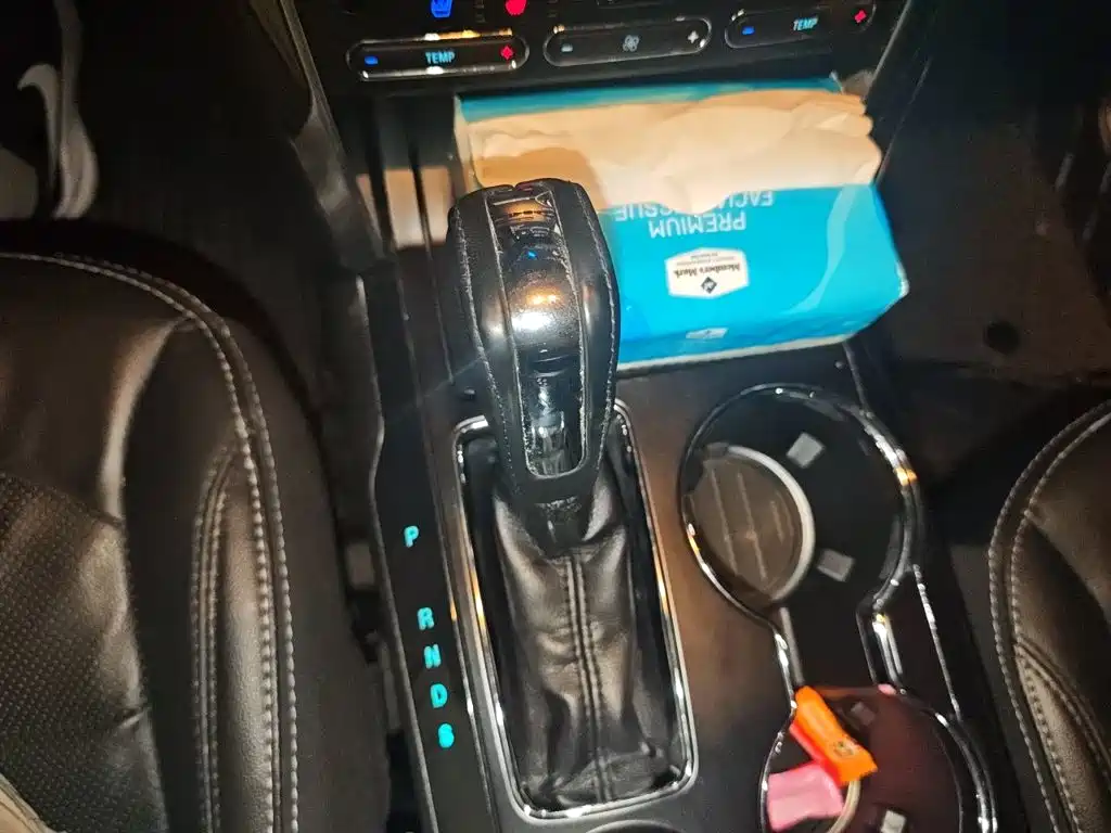 Ford Explorer (Import) — миниатюра 10
