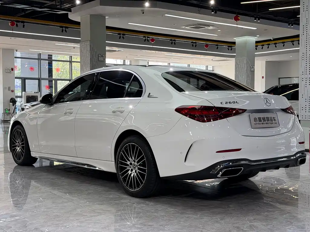 Mercedes-Benz C-Class — миниатюра 13