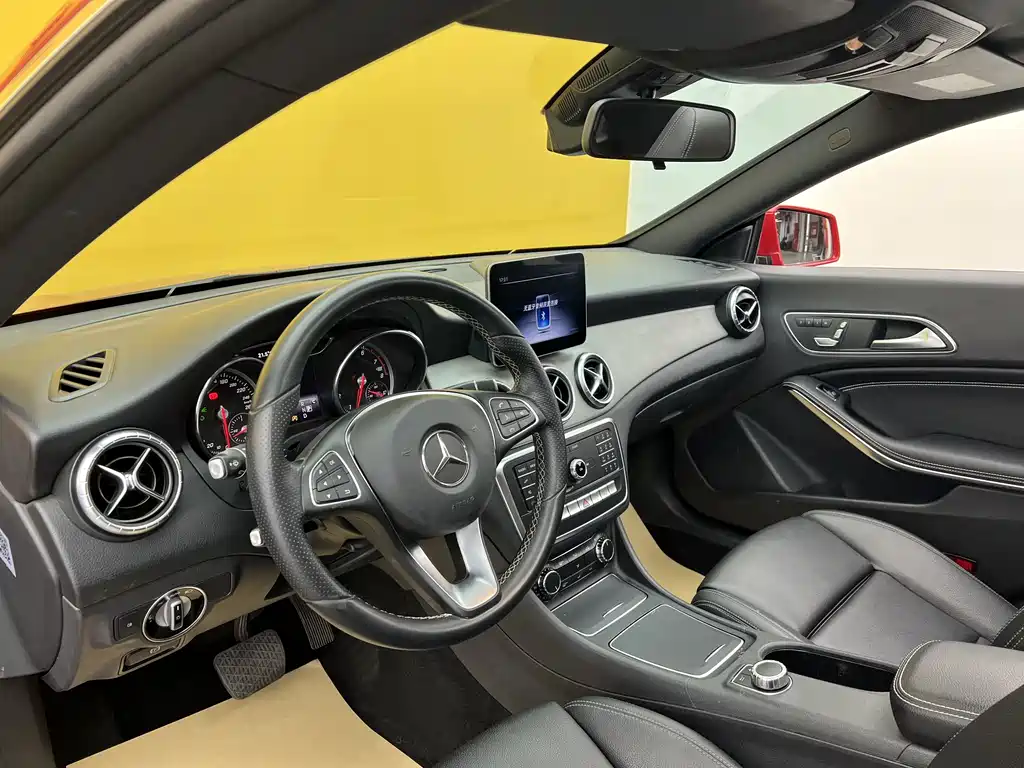 Mercedes-Benz CLA 2017 CLA 200 Fashion