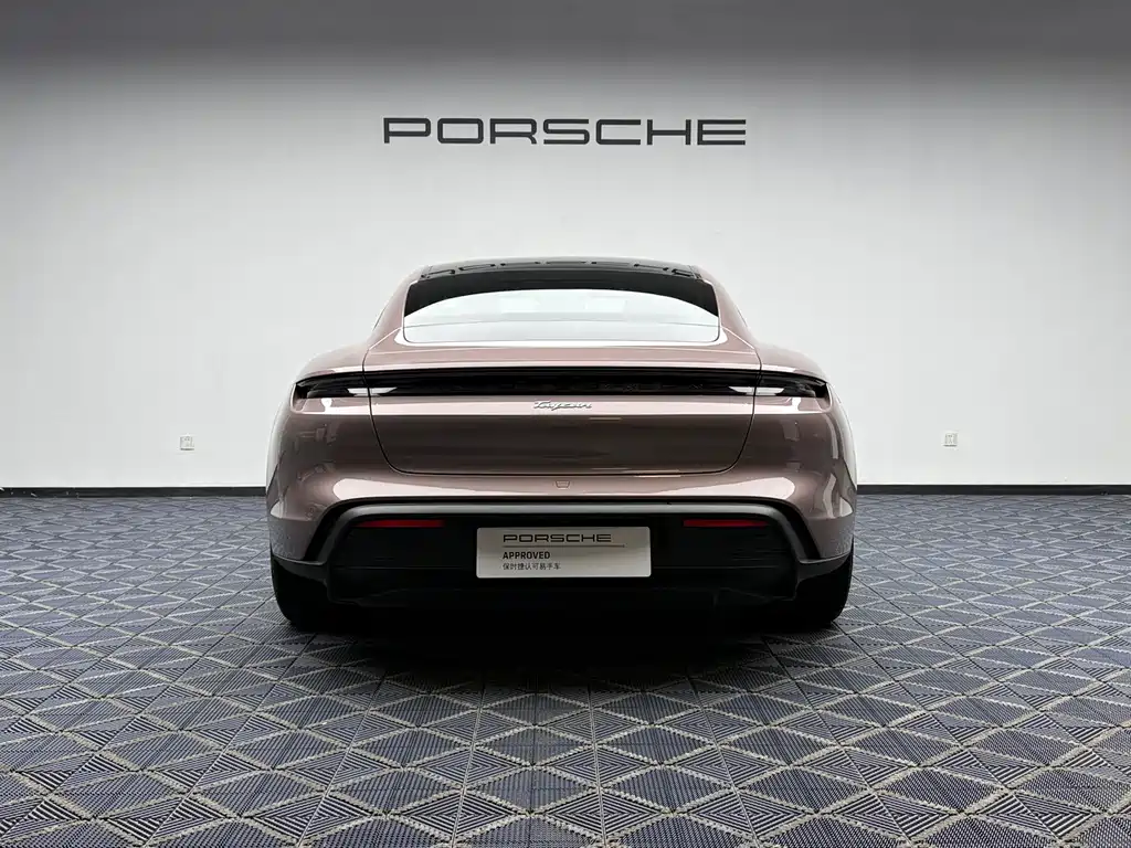 Porsche Taycan — миниатюра 13