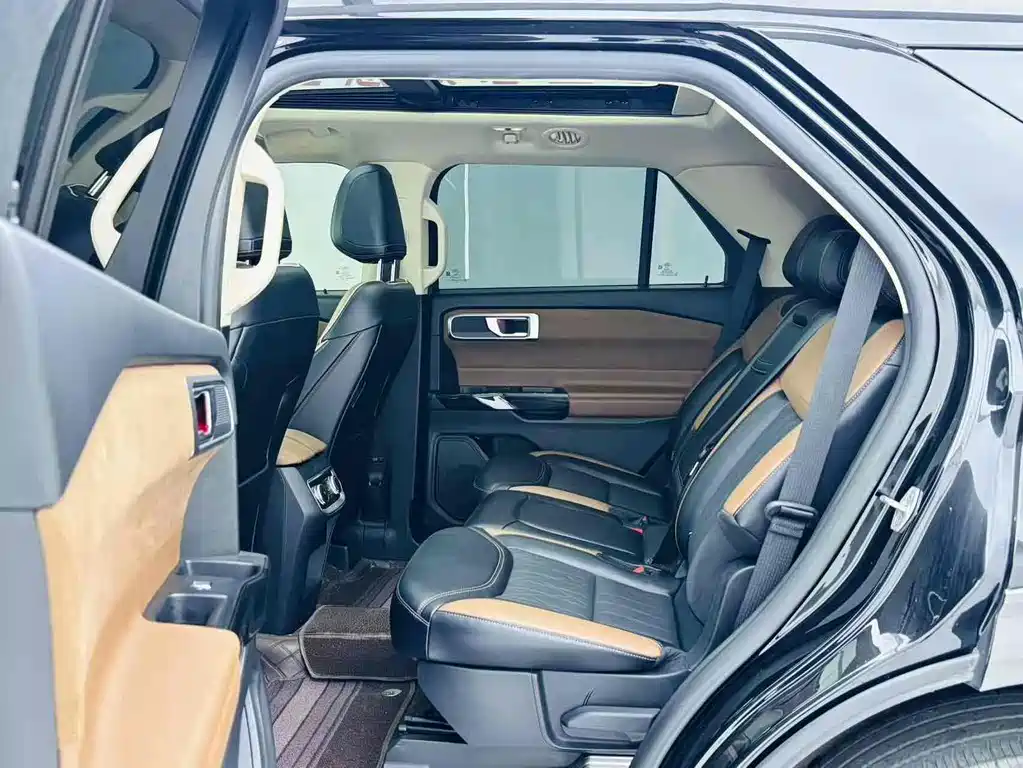 Ford Explorer — миниатюра 15