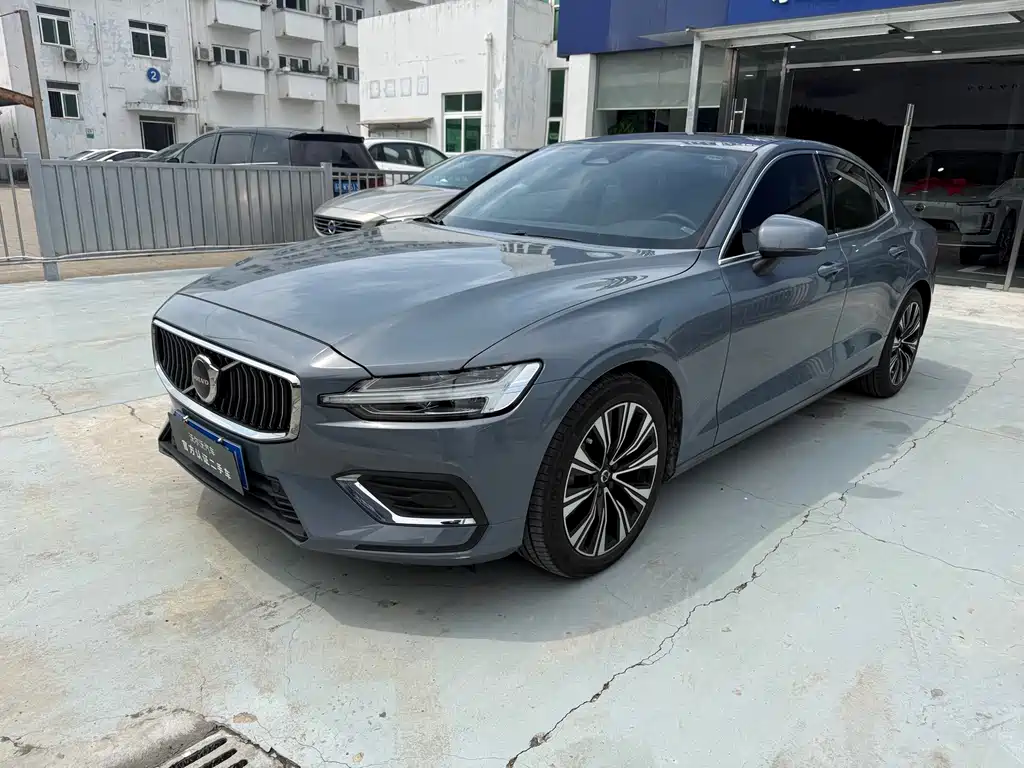 Volvo S60 2023