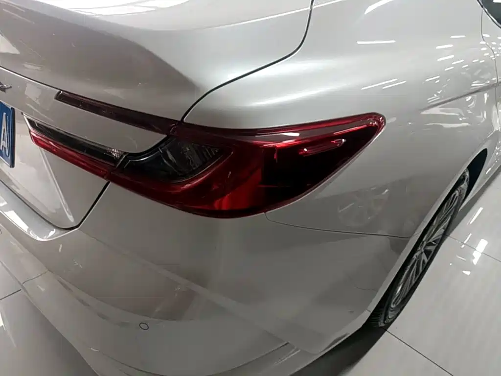 Toyota Camry — миниатюра 8