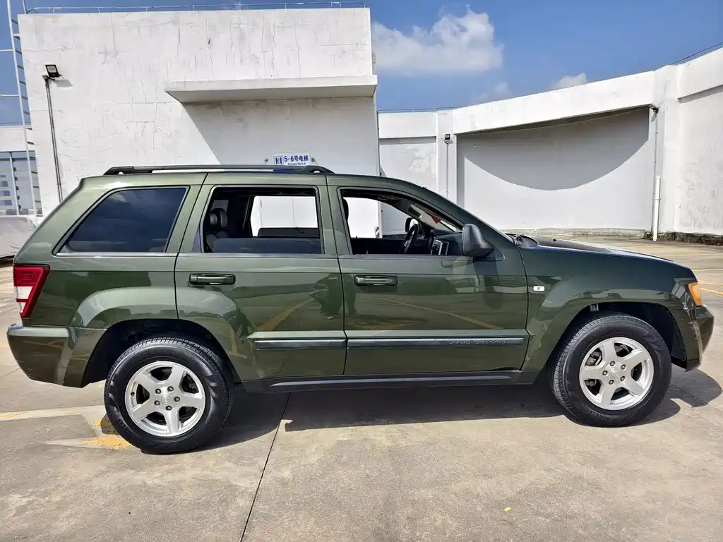 Jeep Grand Cherokee (Import) — миниатюра 6