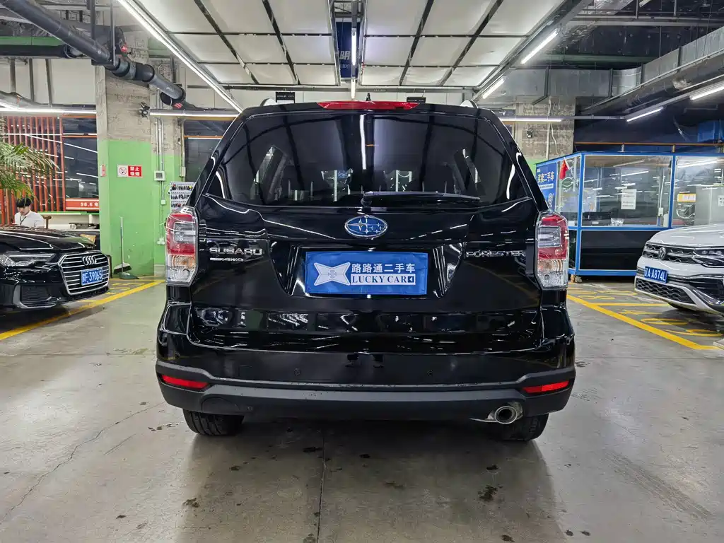 Subaru Forester 2.5i Luxury Navigation Edition, фото 5