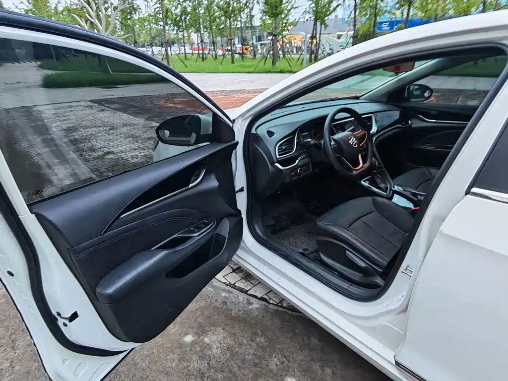 Buick Excelle — миниатюра 13