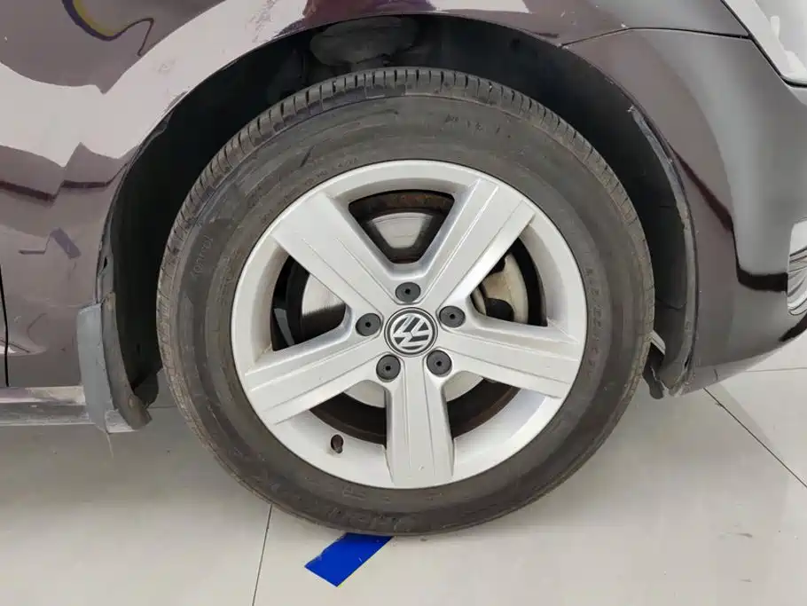 Volkswagen Golf — миниатюра 6