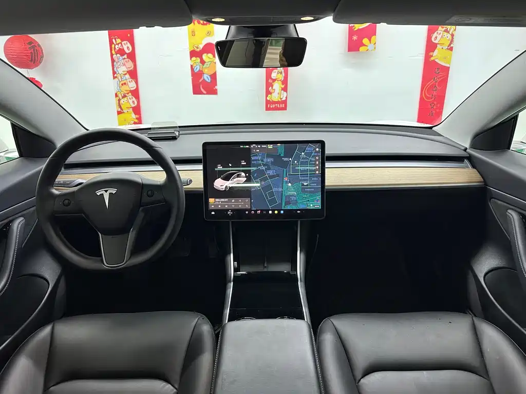 Tesla Model 3 — миниатюра 9