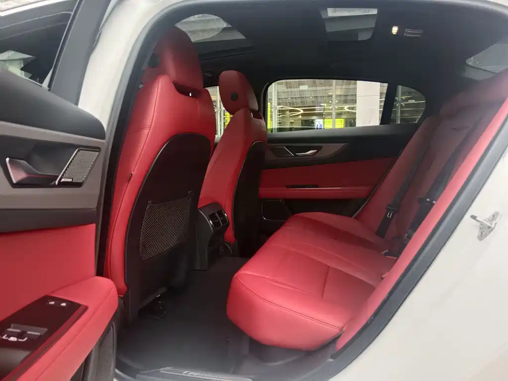 Jaguar XEL 2024 2.0T 250PS R-DYNAMIC S Sport