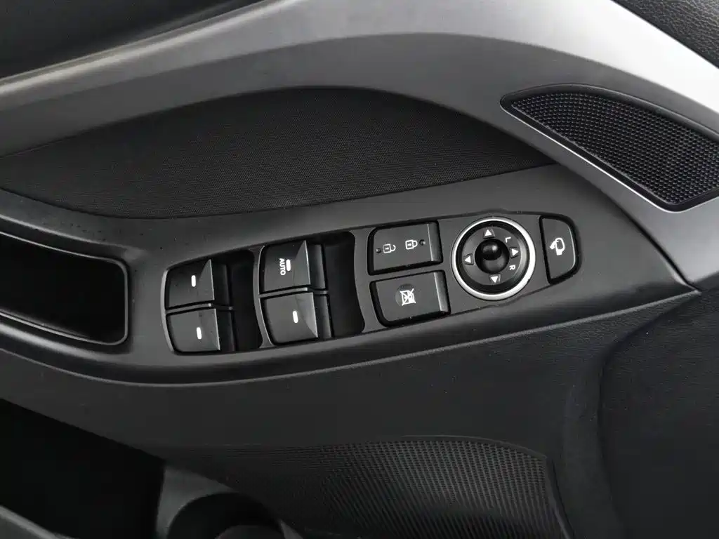 Hyundai Elantra Langdong — миниатюра 9