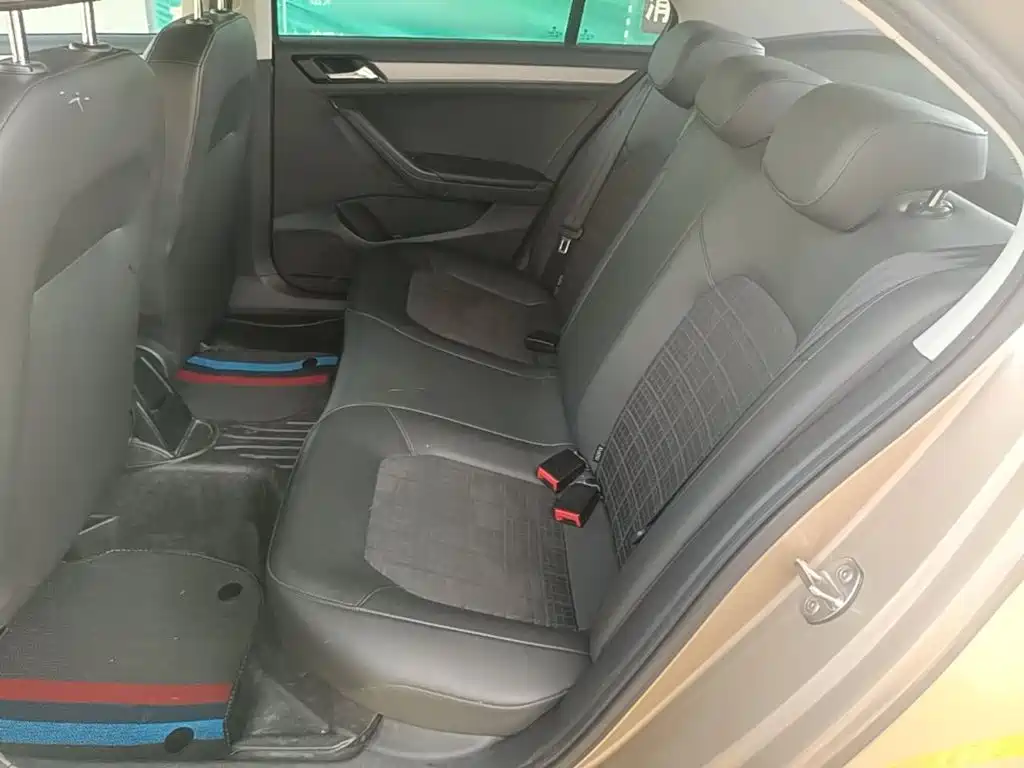 Volkswagen Jetta — миниатюра 17