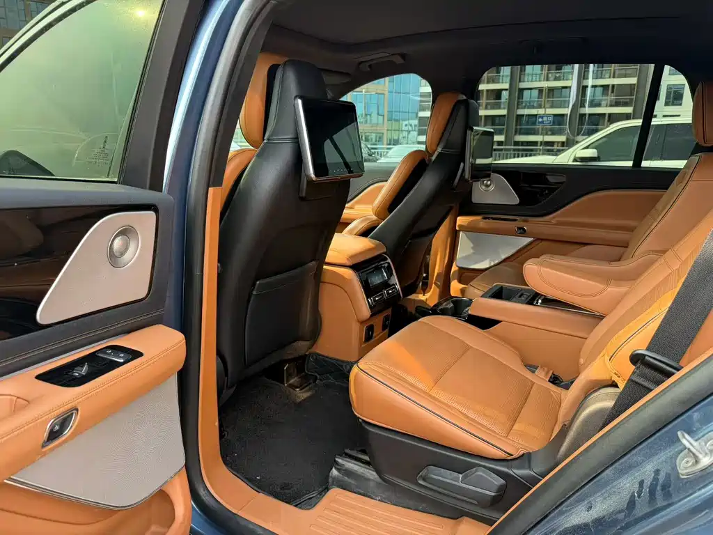 Lincoln Aviator — миниатюра 6