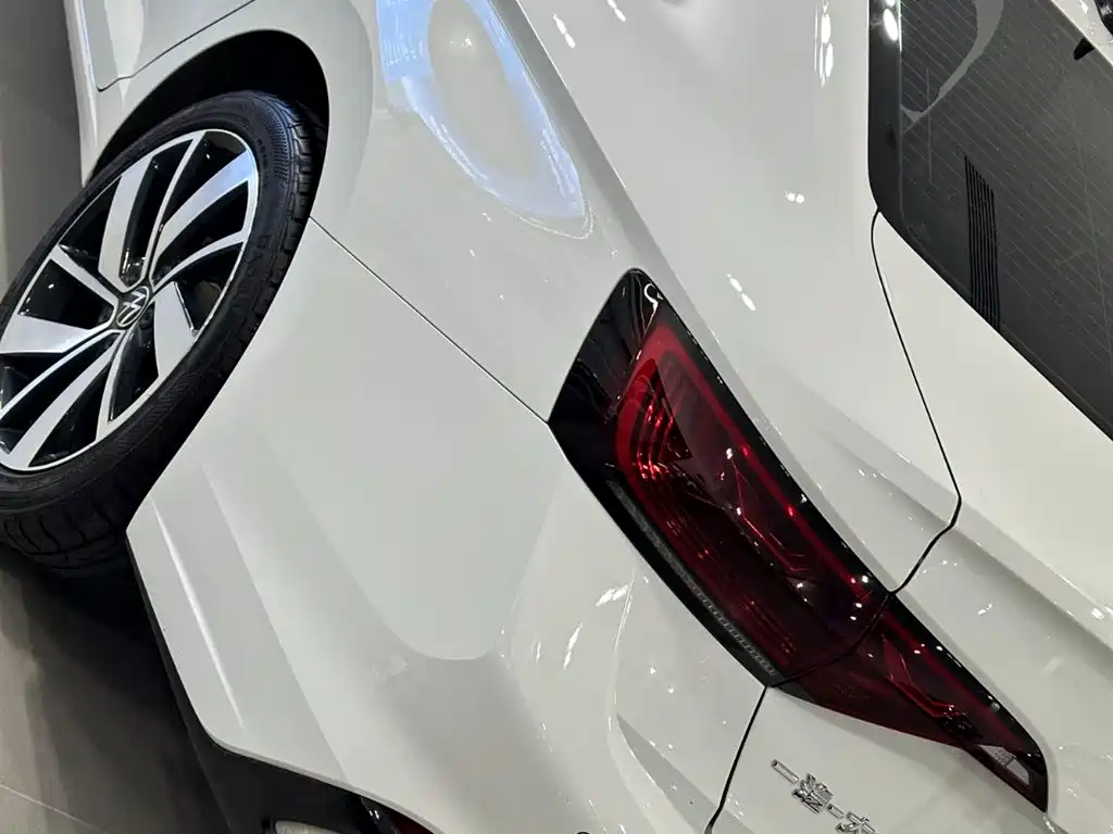 Volkswagen Sagitar — миниатюра 23