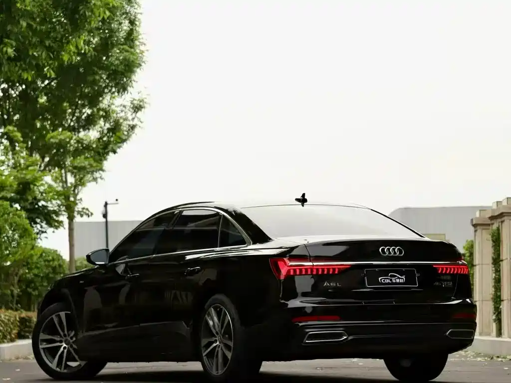 Audi A6L - фото 4
