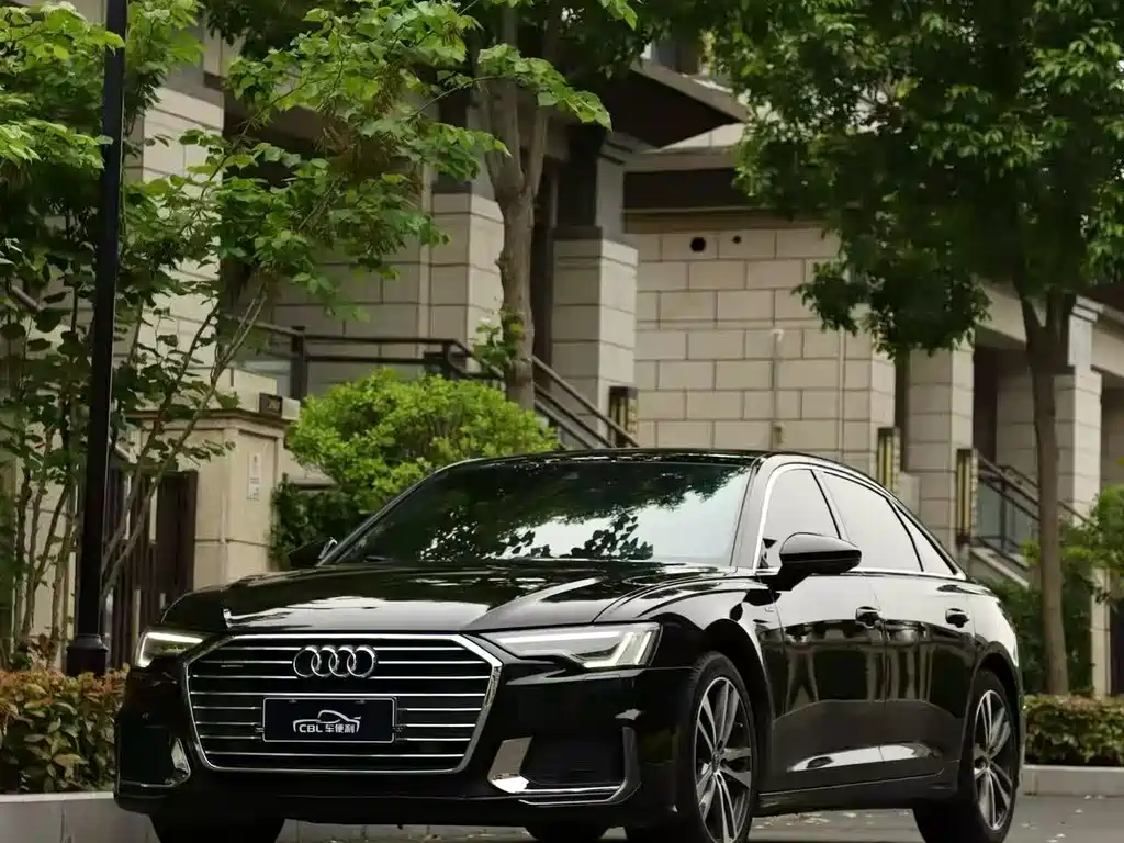 Audi A6L - фото 9