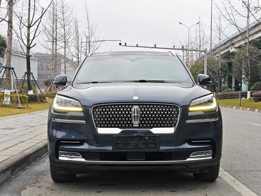 Lincoln Aviator — миниатюра 2