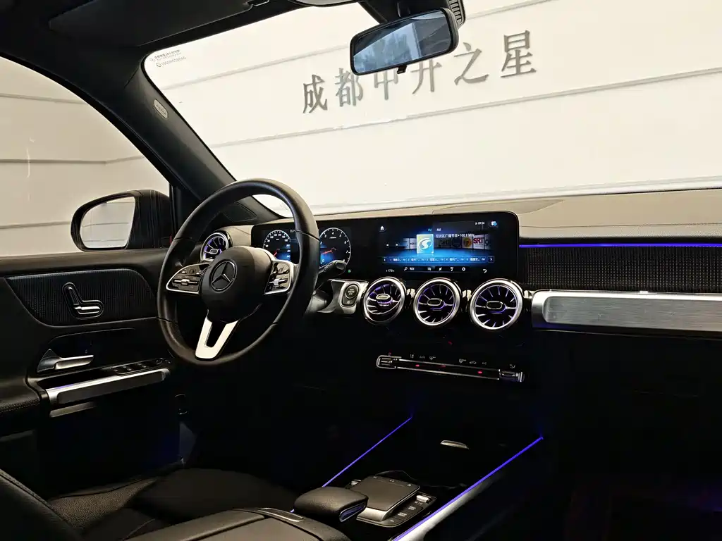 Mercedes-Benz GLB — миниатюра 15