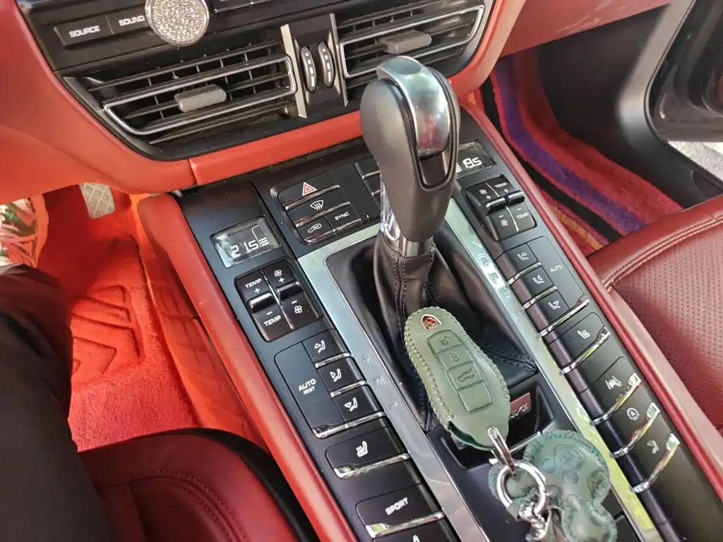 Porsche Macan — миниатюра 15
