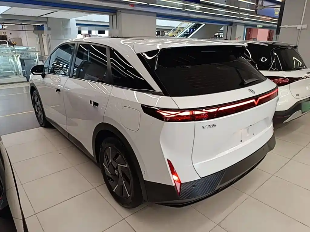 Venucia VX6 — миниатюра 5