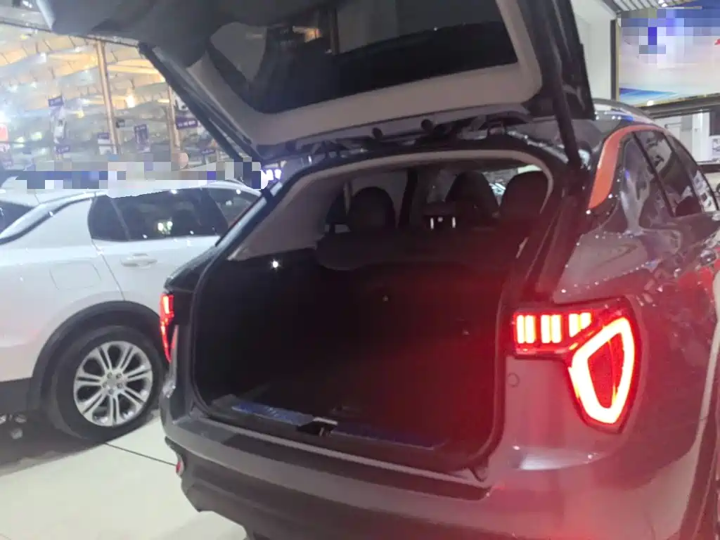 Lynk & Co 01 — миниатюра 19