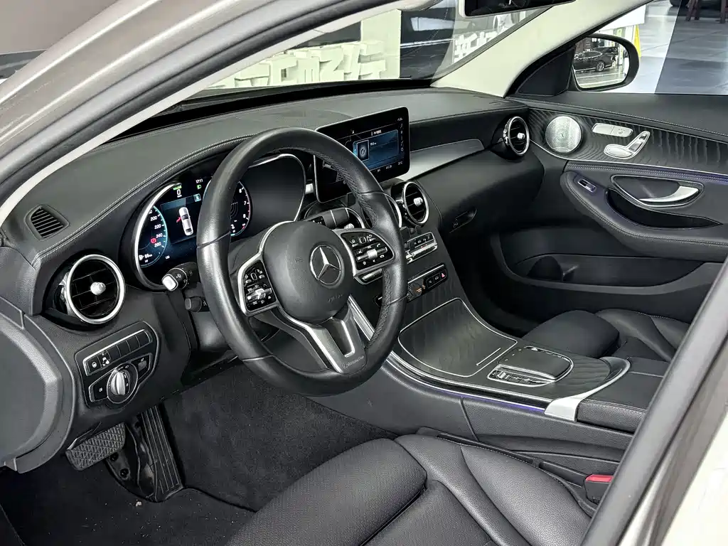 Mercedes-Benz C-Class — миниатюра 11