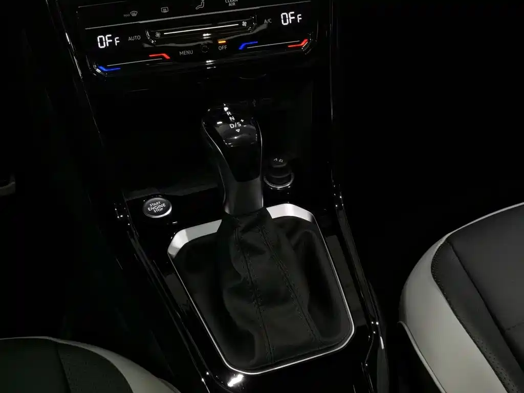 Volkswagen T-Roc — миниатюра 13