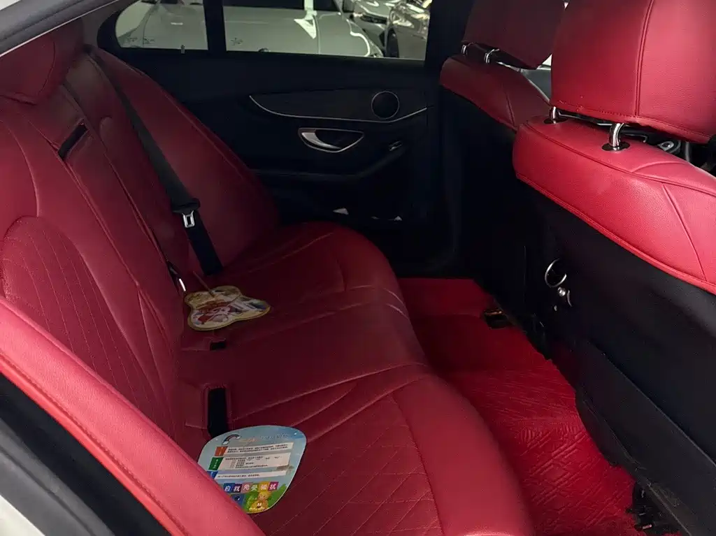 Mercedes-Benz C-Class — миниатюра 7