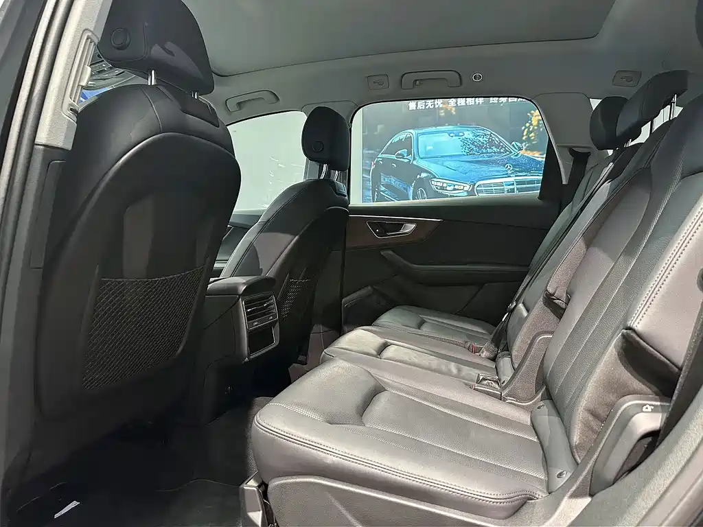 Audi Q7 — миниатюра 5