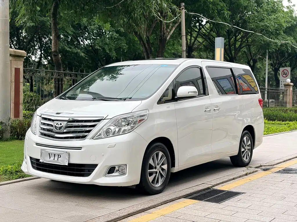 Toyota Alphard 2015