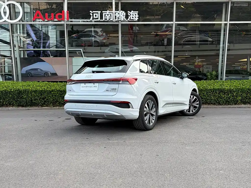 Audi Q4 e-tron — миниатюра 5