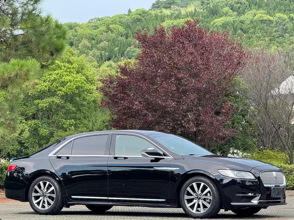Lincoln Continental — миниатюра 3