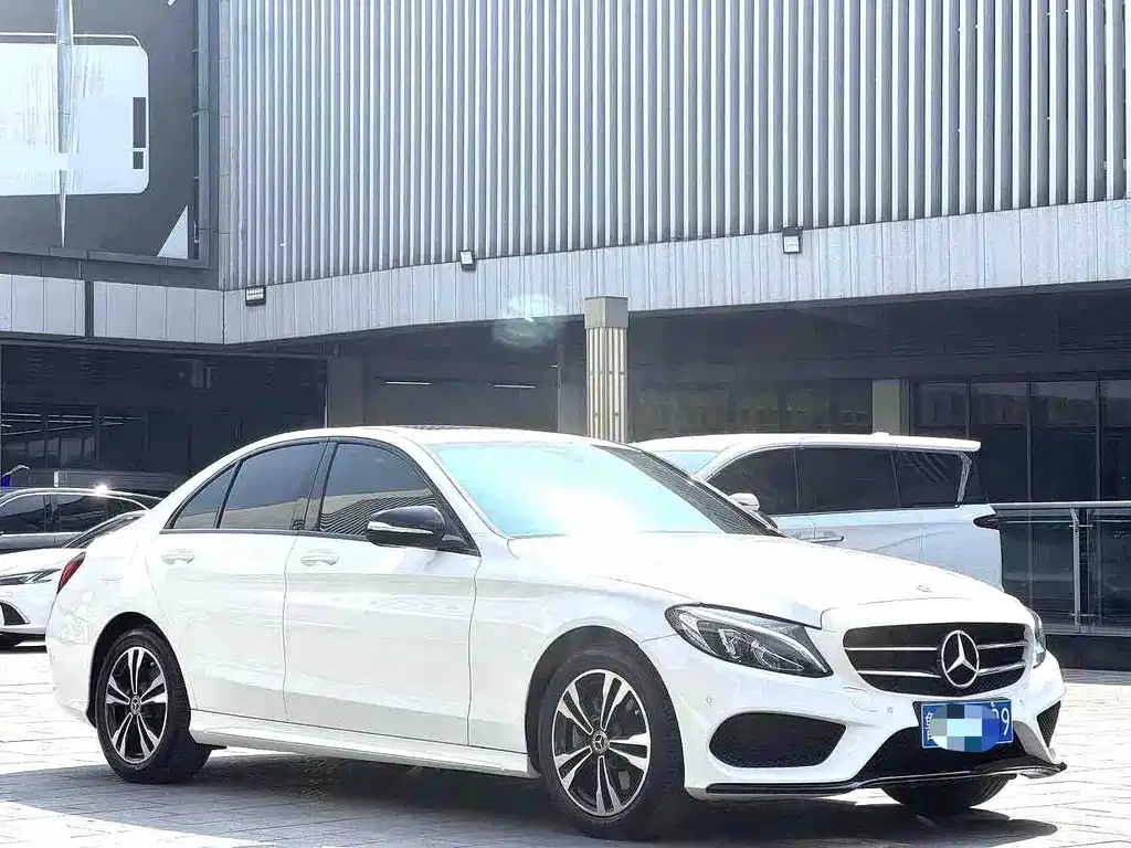 Mercedes-Benz C-Class — миниатюра 3