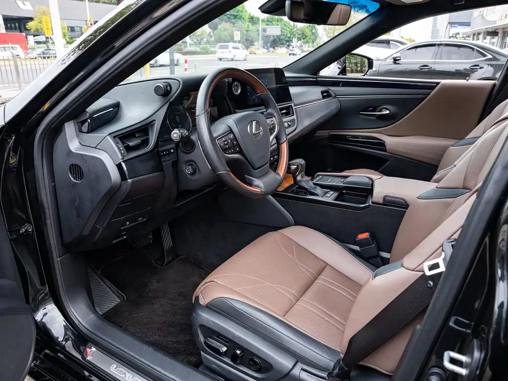 Lexus ES — миниатюра 9