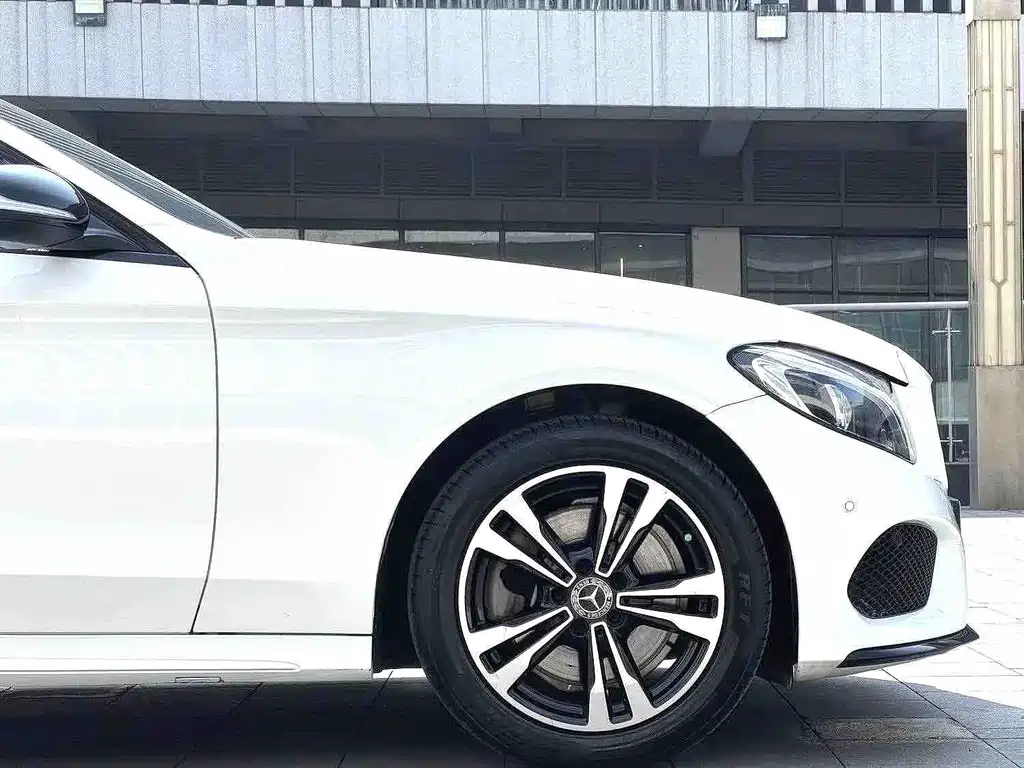 Mercedes-Benz C-Class — миниатюра 6