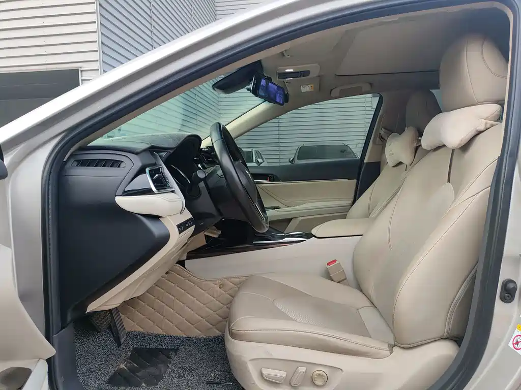 Toyota Camry — миниатюра 9
