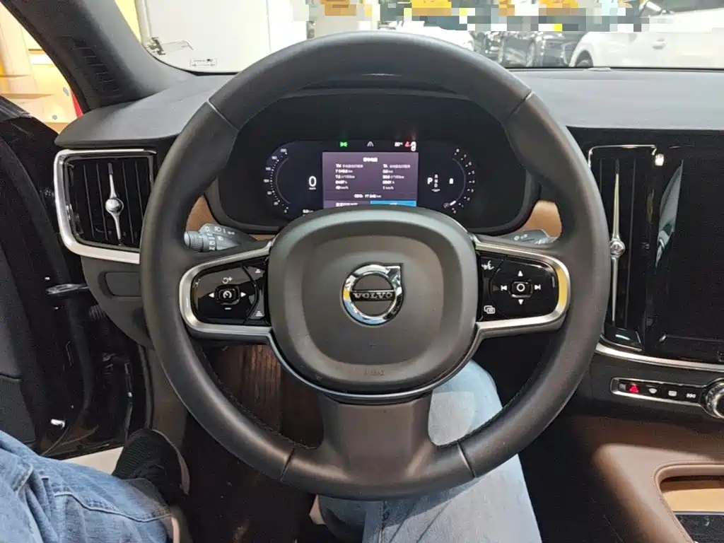 Volvo S90 — миниатюра 11