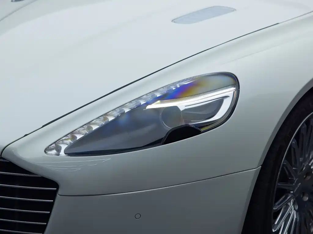 Aston Martin Rapide — миниатюра 45