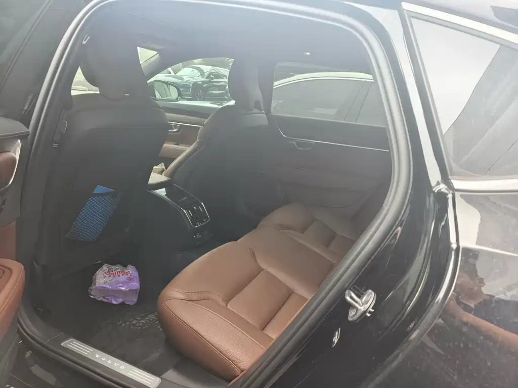 Volvo S90 — миниатюра 4